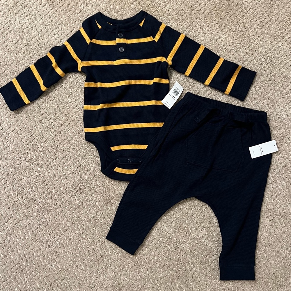 Old Navy Matching Set 12-18 months
